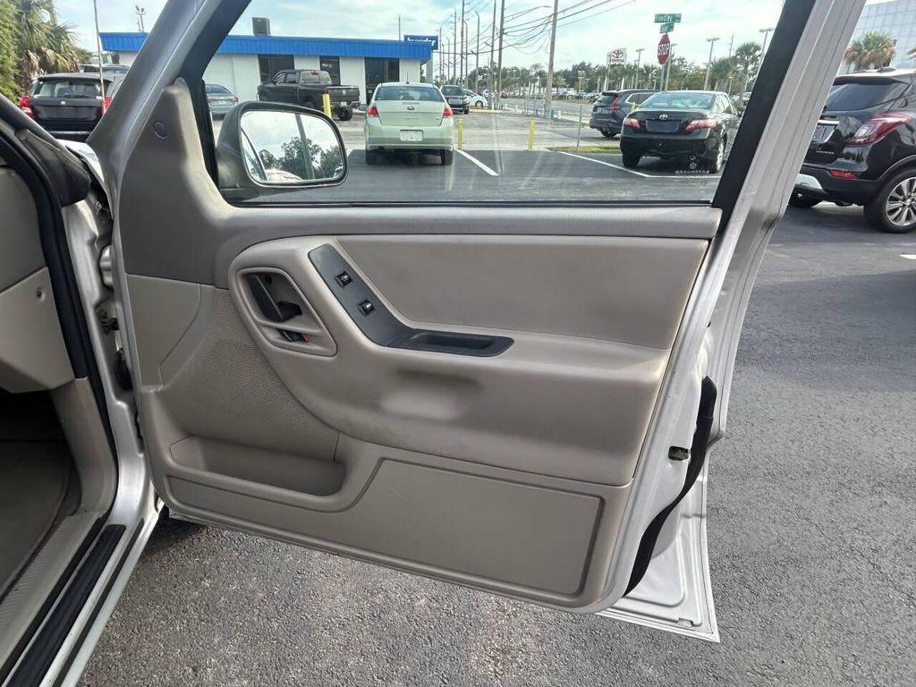 used 2004 Jeep Grand Cherokee car, priced at $4,800