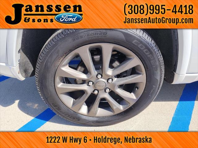 used 2017 Jeep Grand Cherokee car, priced at $11,990
