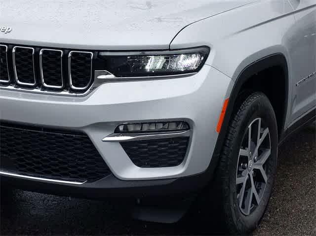 new 2024 Jeep Grand Cherokee car, priced at $42,709