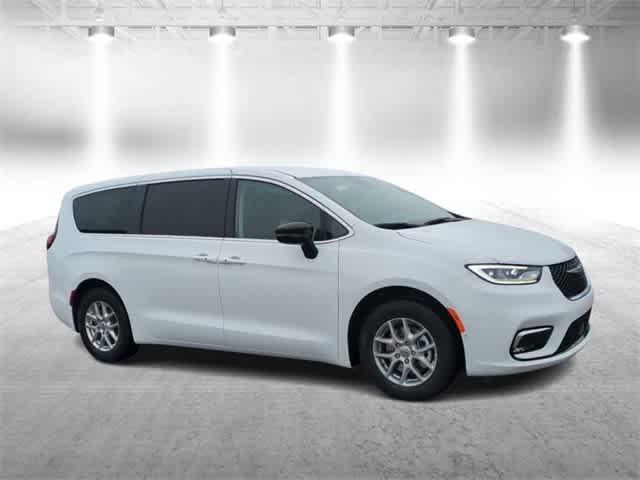 new 2024 Chrysler Pacifica car, priced at $42,518