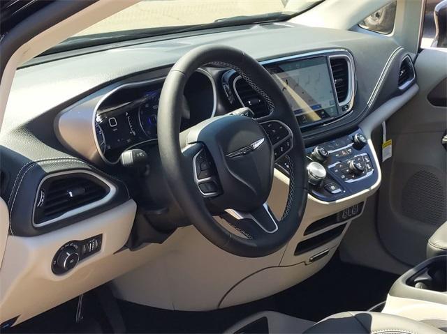 new 2024 Chrysler Pacifica car, priced at $43,534