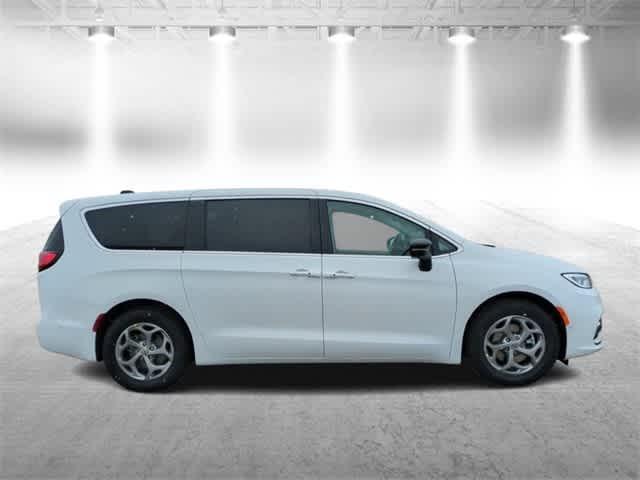 new 2024 Chrysler Pacifica car, priced at $48,691