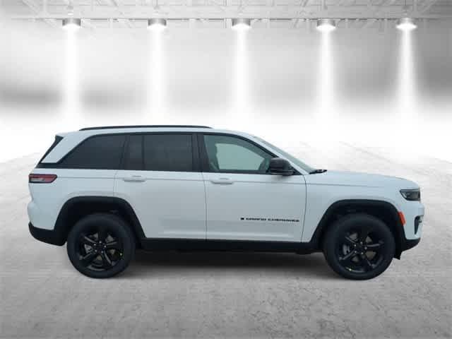 new 2025 Jeep Grand Cherokee car, priced at $41,712