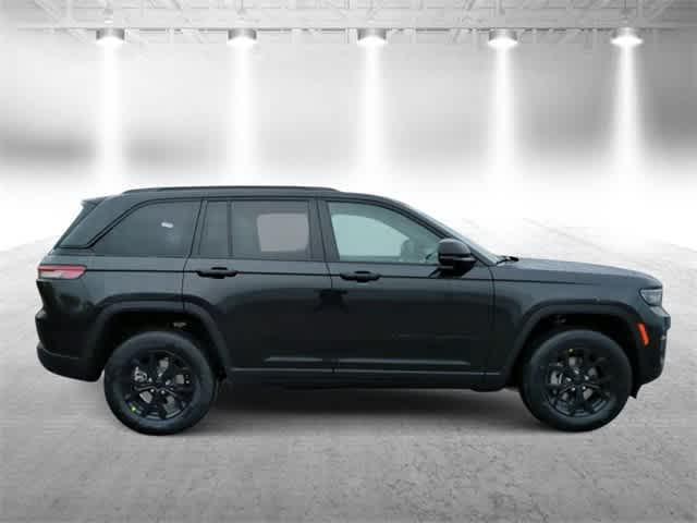 new 2025 Jeep Grand Cherokee car, priced at $40,815