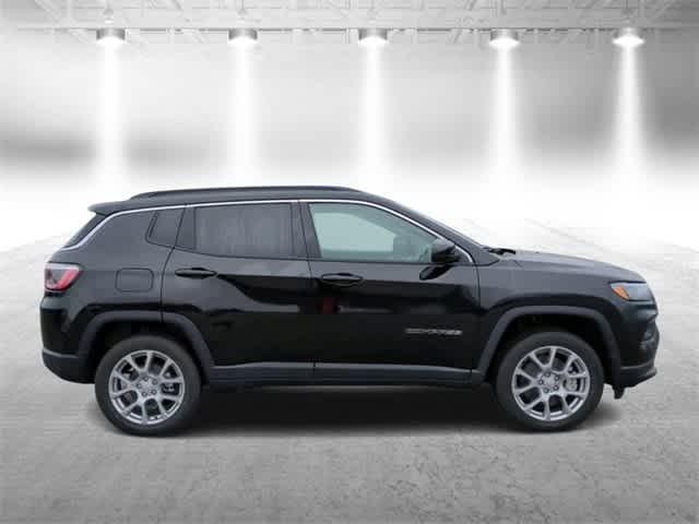 new 2024 Jeep Compass car, priced at $33,047