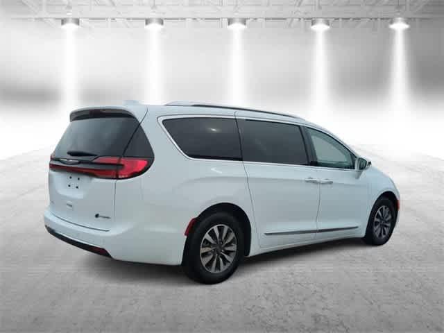 used 2021 Chrysler Pacifica Hybrid car, priced at $31,000