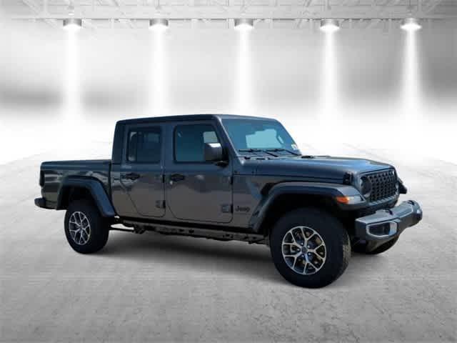 new 2024 Jeep Gladiator car, priced at $43,214