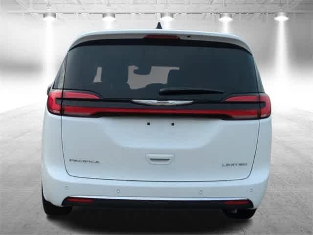 new 2024 Chrysler Pacifica car, priced at $45,441