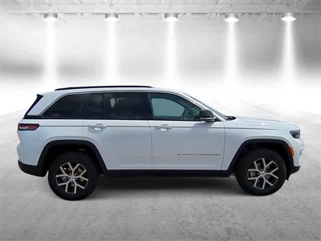 new 2024 Jeep Grand Cherokee car, priced at $42,200