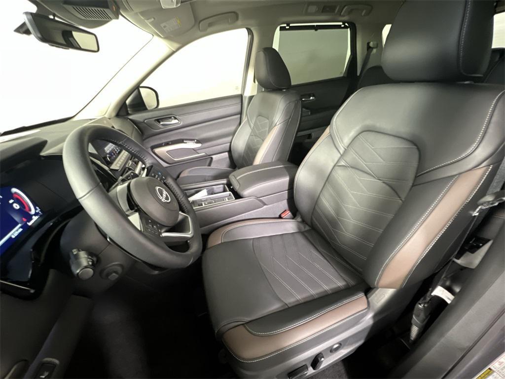 new 2025 Nissan Pathfinder car, priced at $41,918