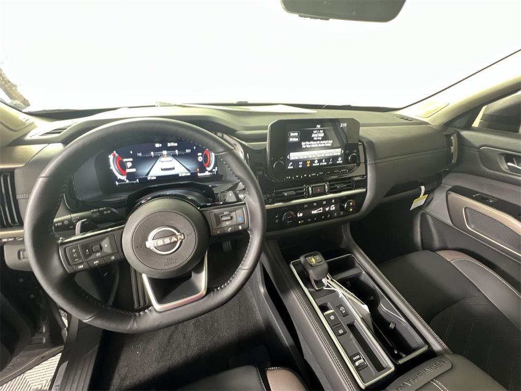 new 2025 Nissan Pathfinder car, priced at $41,918