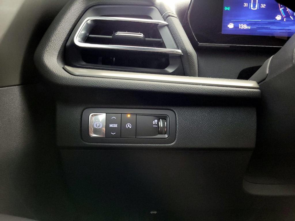 used 2025 Chevrolet Traverse car, priced at $42,998