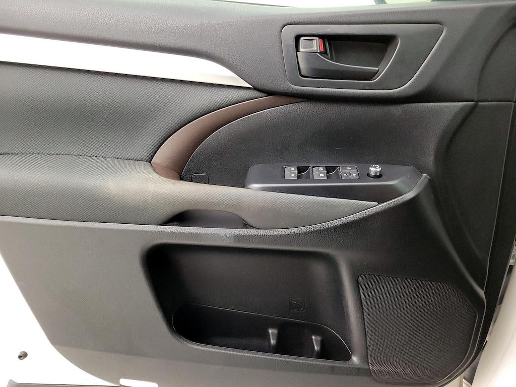 used 2015 Toyota Highlander car, priced at $16,998