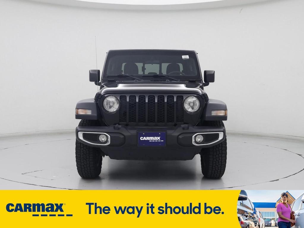 used 2023 Jeep Gladiator car, priced at $31,998