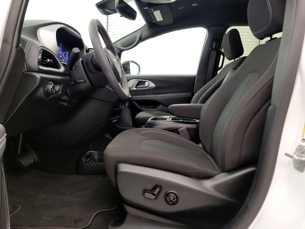 used 2024 Chrysler Pacifica car, priced at $35,998