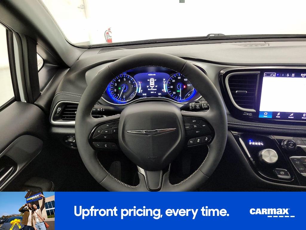used 2024 Chrysler Pacifica car, priced at $35,998