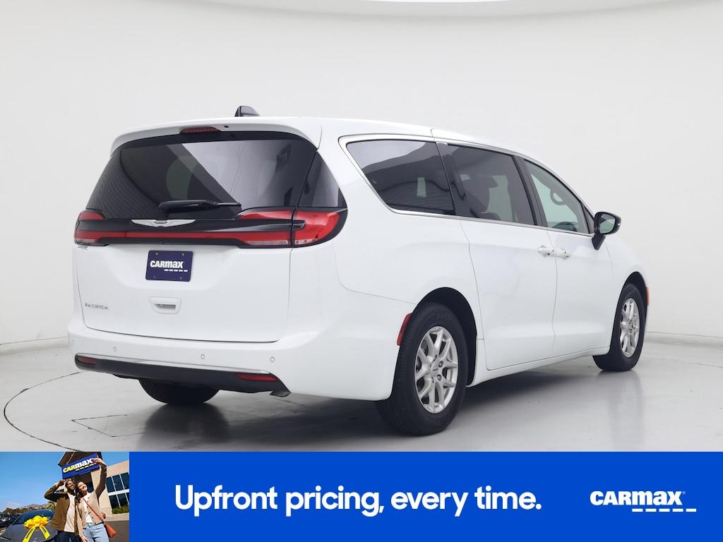 used 2024 Chrysler Pacifica car, priced at $35,998