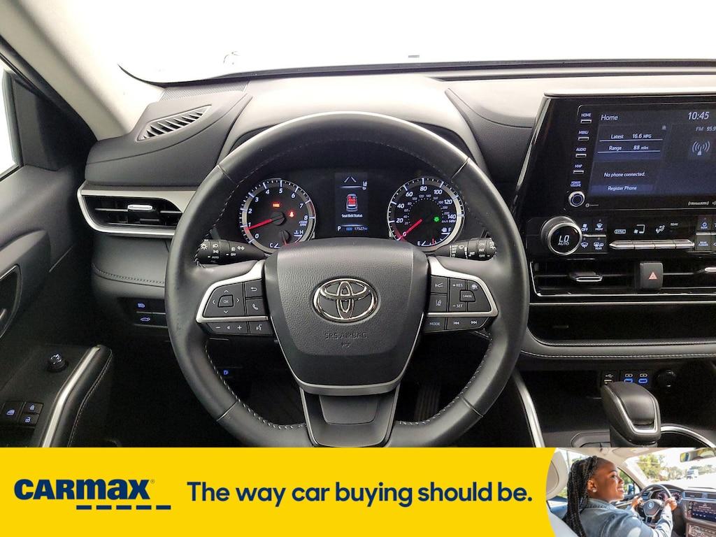 used 2022 Toyota Highlander car, priced at $33,998