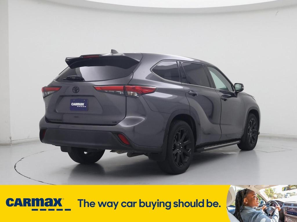 used 2022 Toyota Highlander car, priced at $33,998