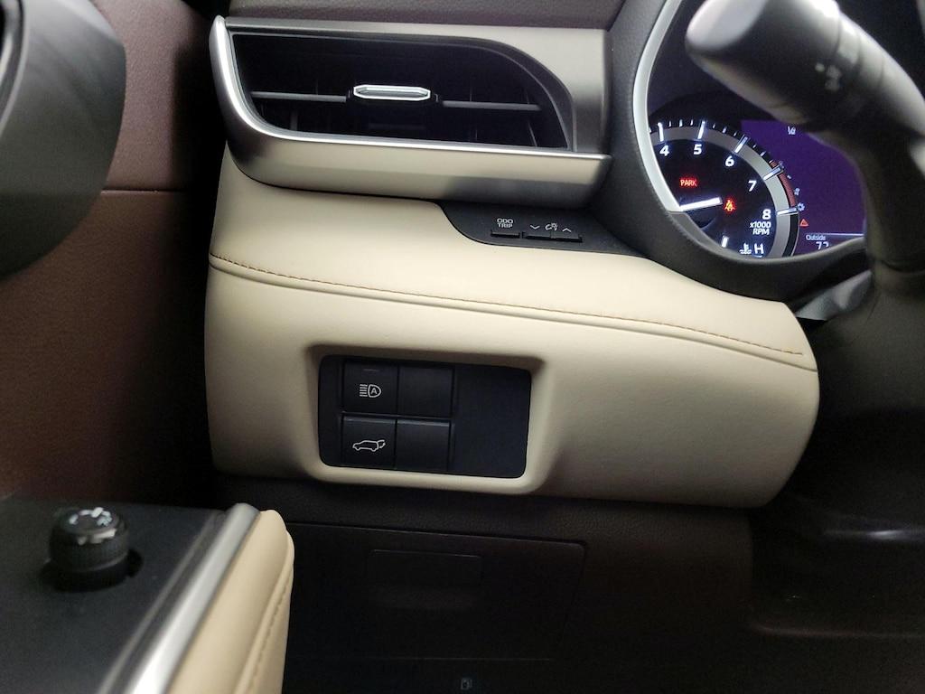 used 2021 Toyota Highlander car, priced at $31,998