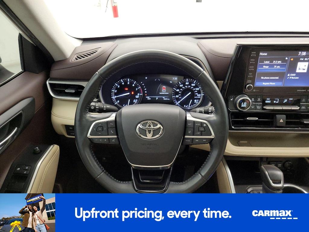 used 2021 Toyota Highlander car, priced at $31,998