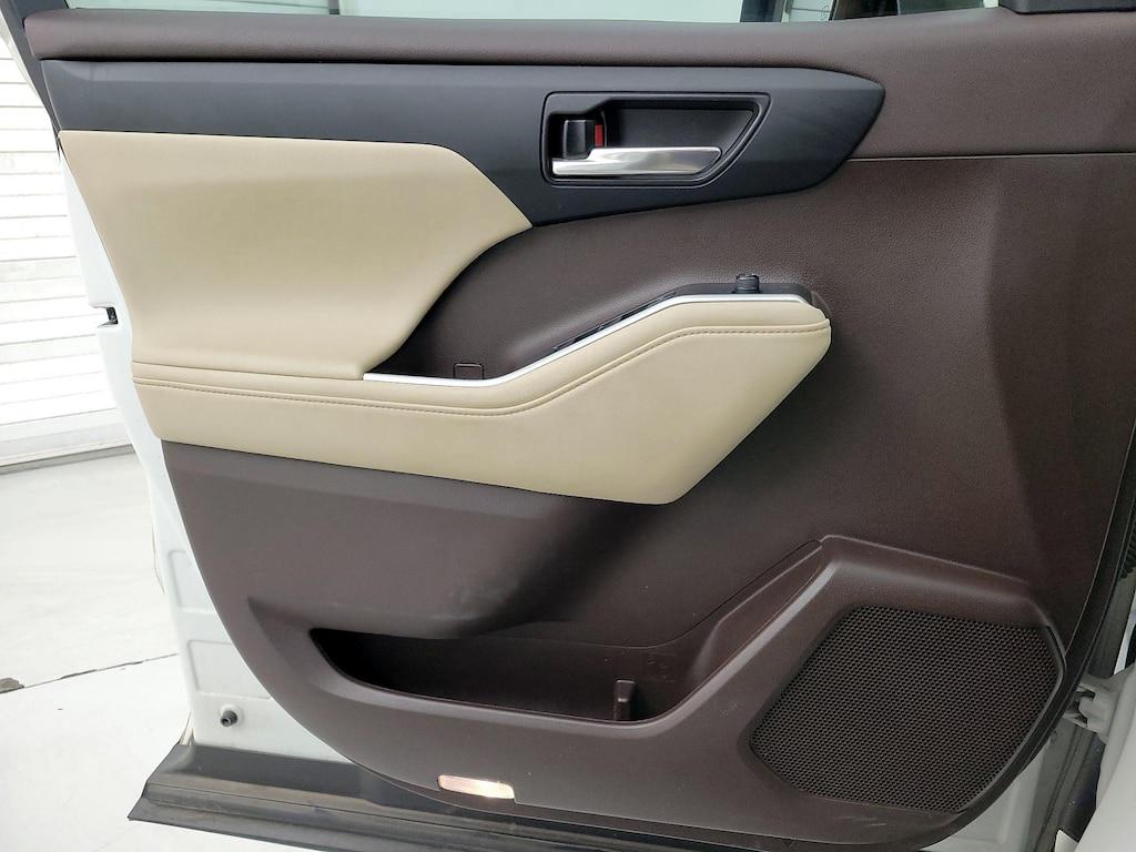 used 2021 Toyota Highlander car, priced at $31,998