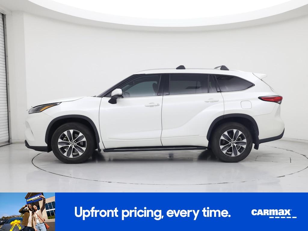 used 2021 Toyota Highlander car, priced at $31,998