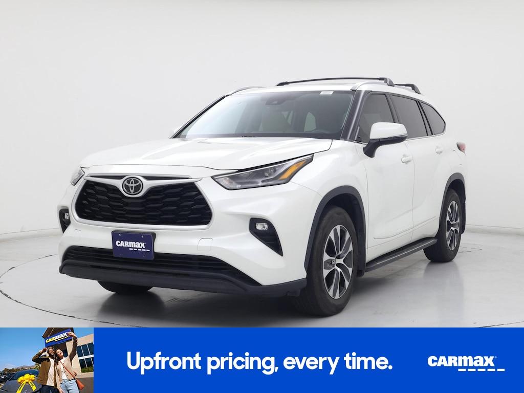 used 2021 Toyota Highlander car, priced at $31,998