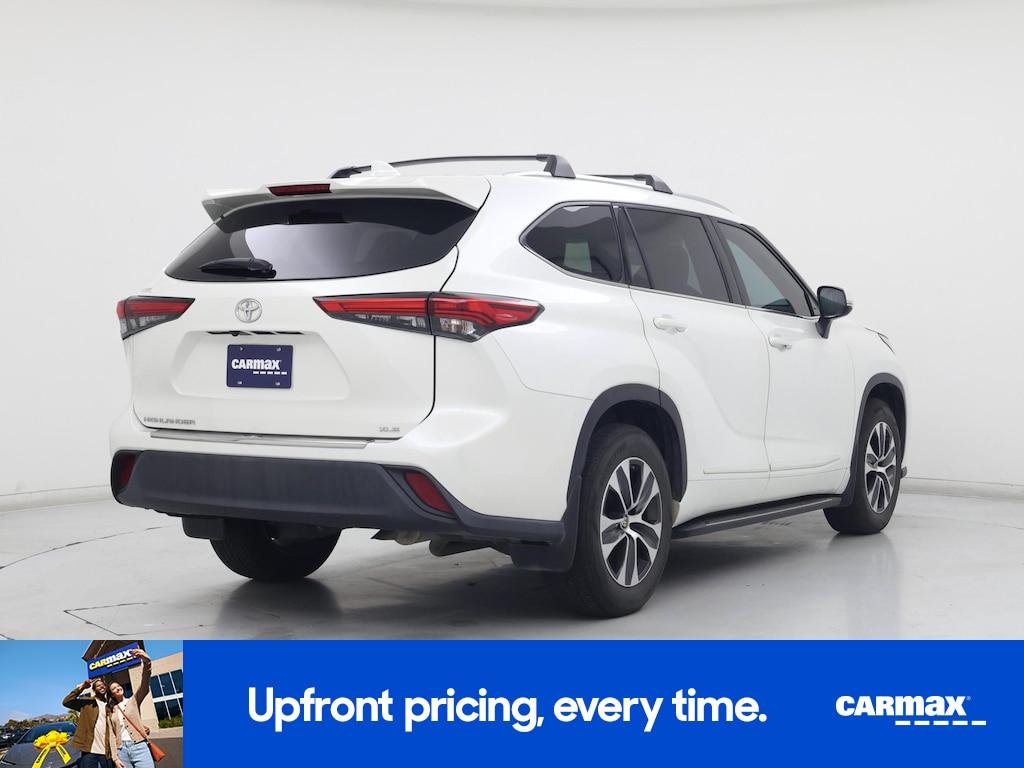 used 2021 Toyota Highlander car, priced at $31,998