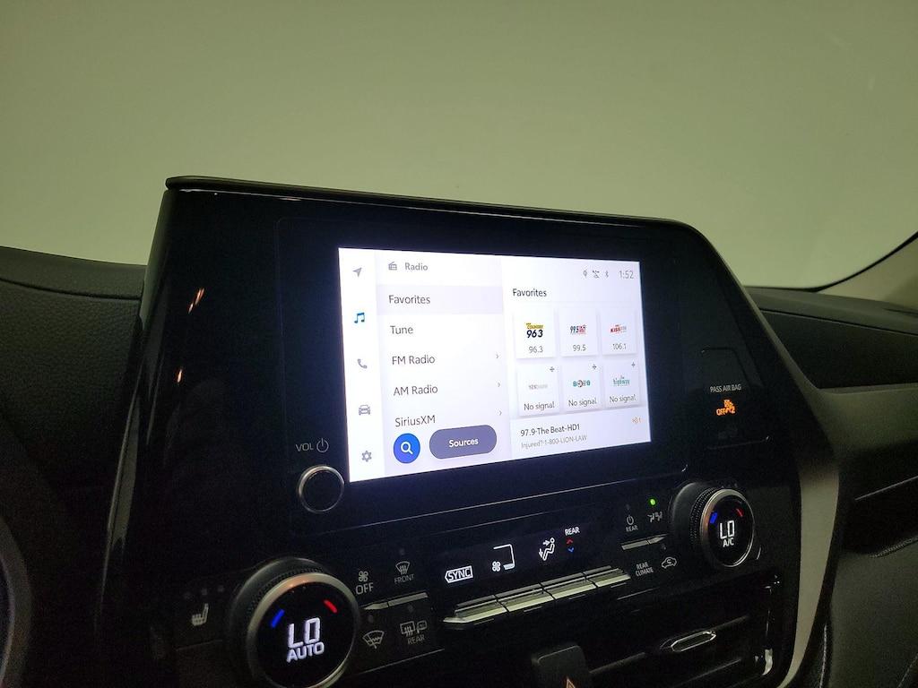 used 2024 Toyota Highlander car, priced at $40,998