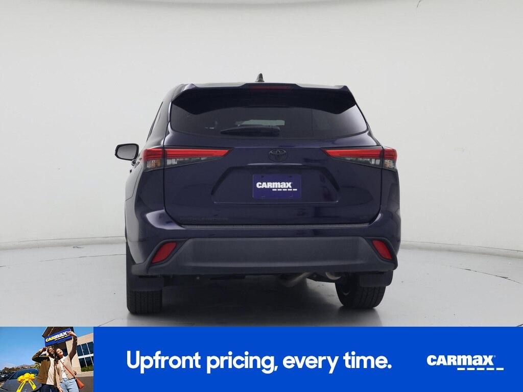 used 2022 Toyota Highlander car, priced at $31,998