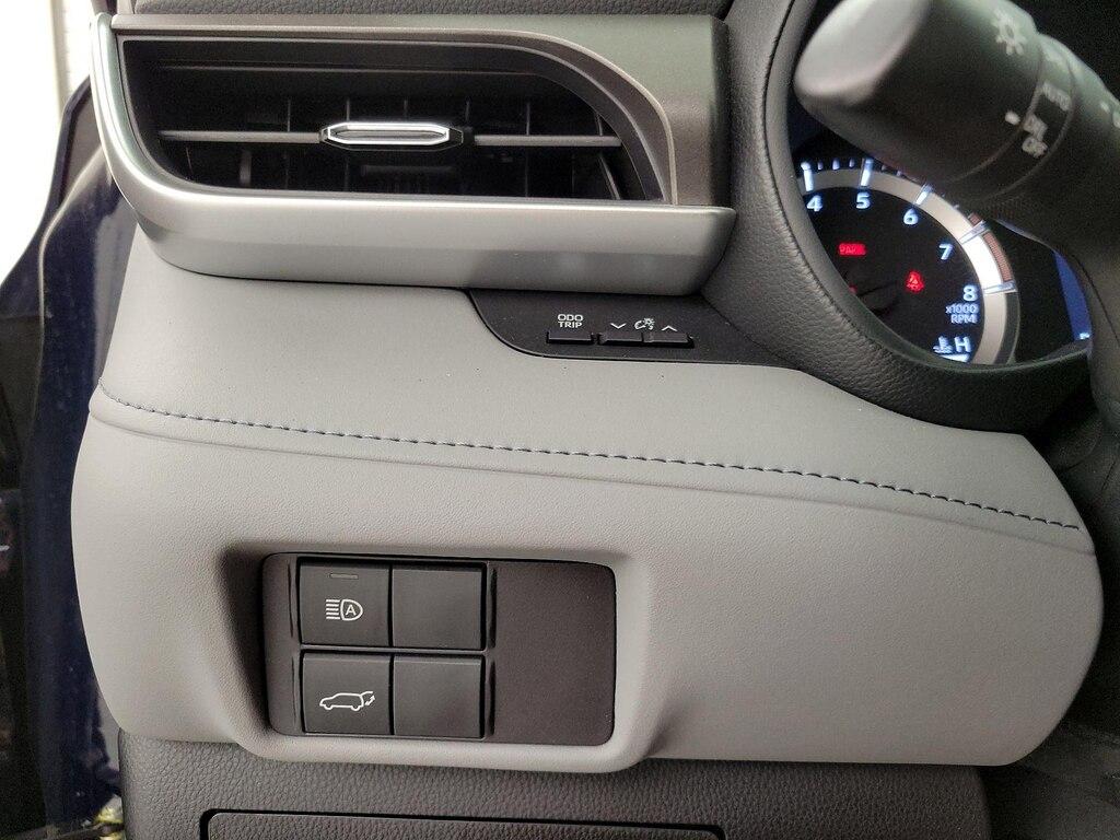used 2022 Toyota Highlander car, priced at $31,998