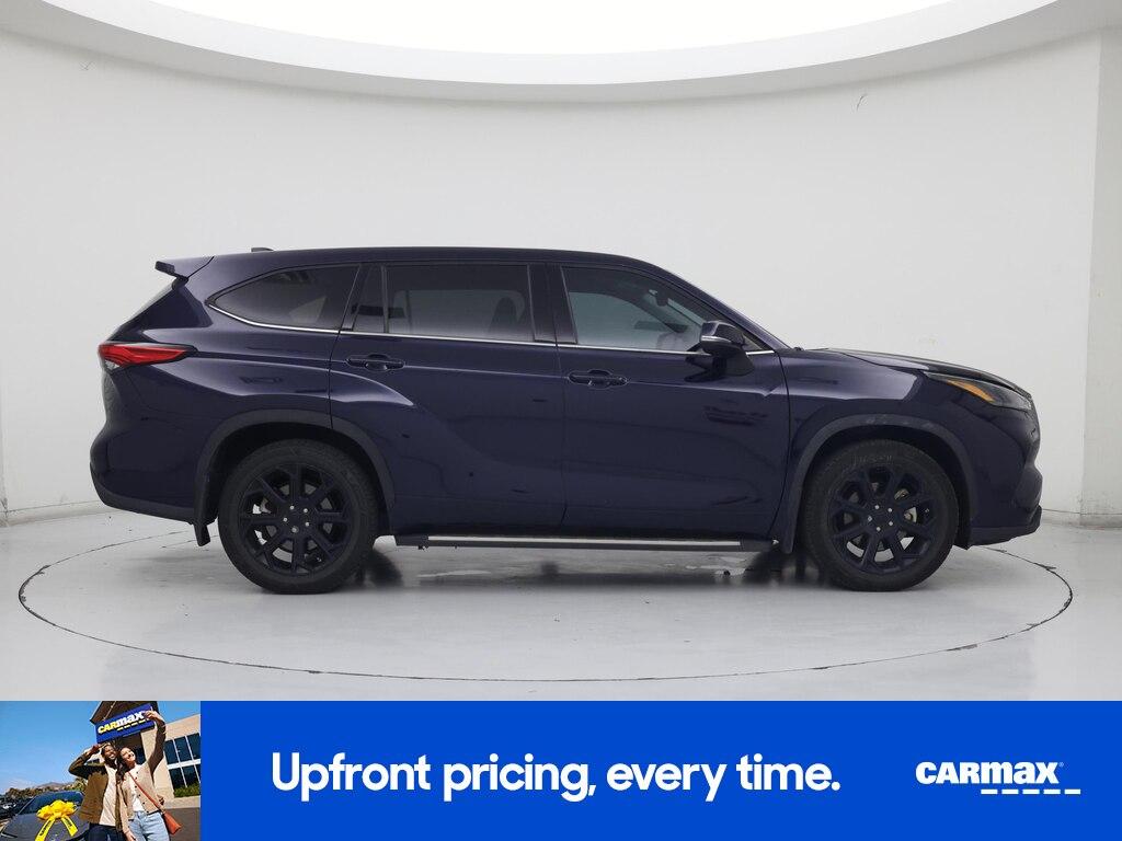 used 2022 Toyota Highlander car, priced at $31,998