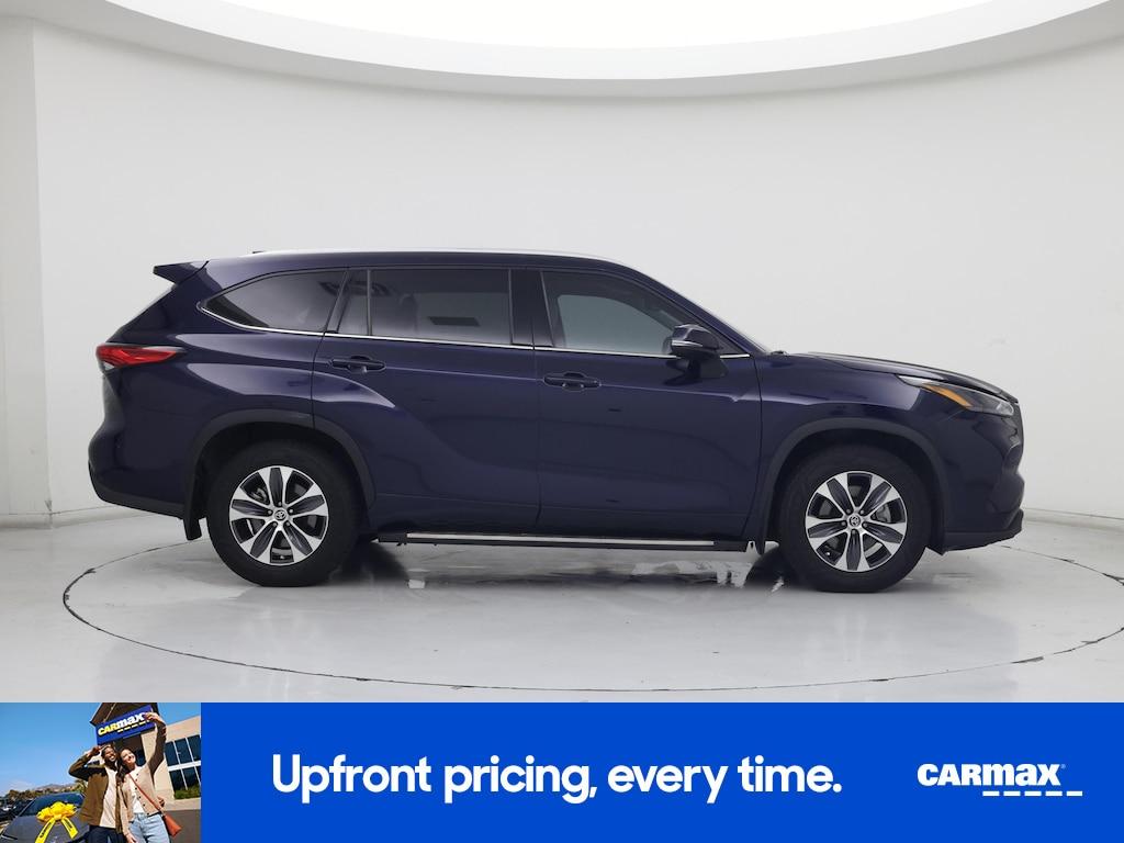 used 2022 Toyota Highlander Hybrid car, priced at $34,998