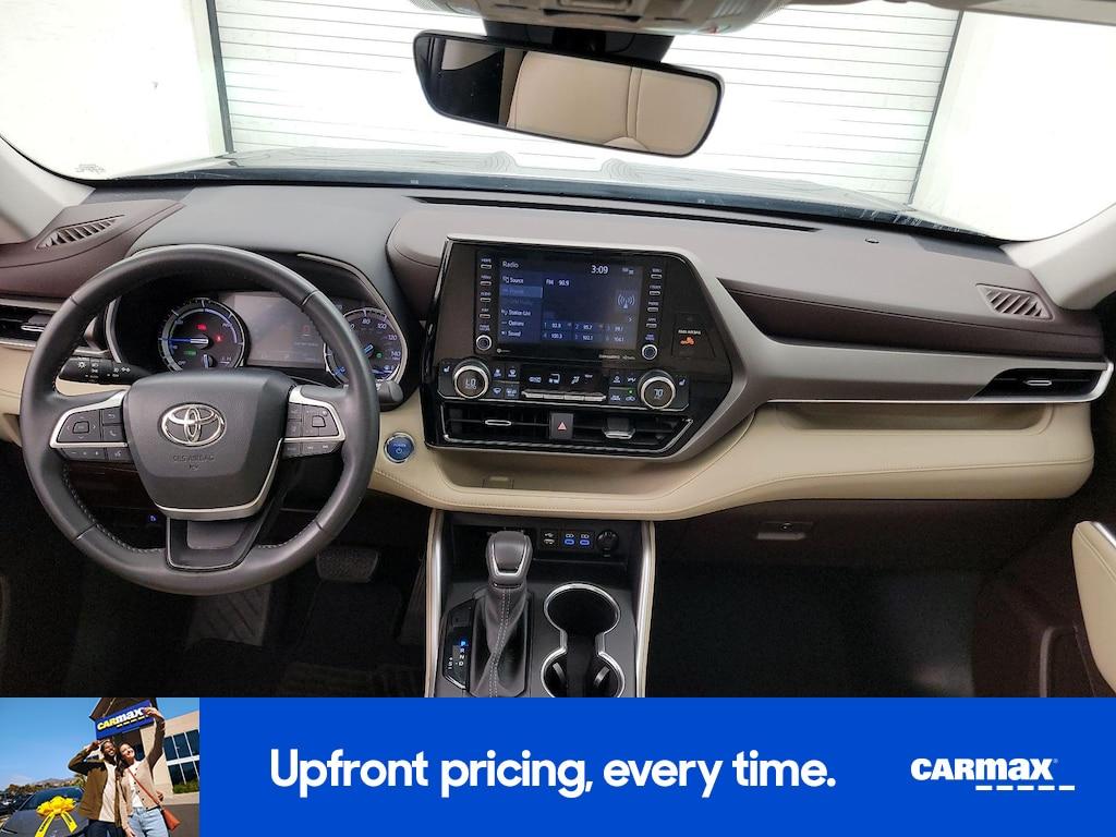used 2022 Toyota Highlander Hybrid car, priced at $34,998