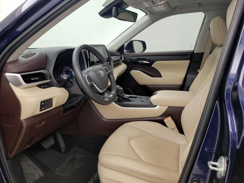 used 2022 Toyota Highlander Hybrid car, priced at $34,998