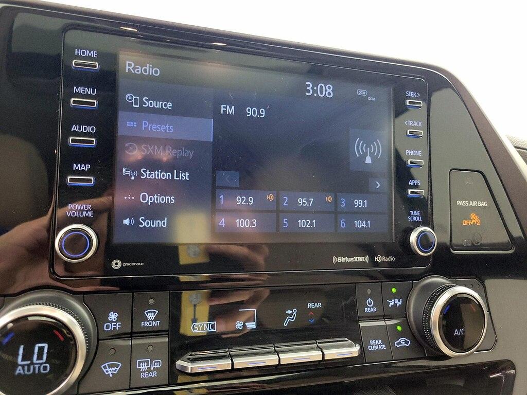 used 2022 Toyota Highlander Hybrid car, priced at $34,998