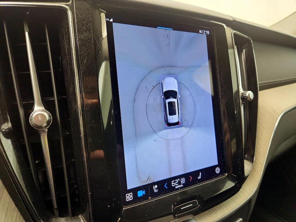 used 2022 Volvo XC60 car, priced at $27,998