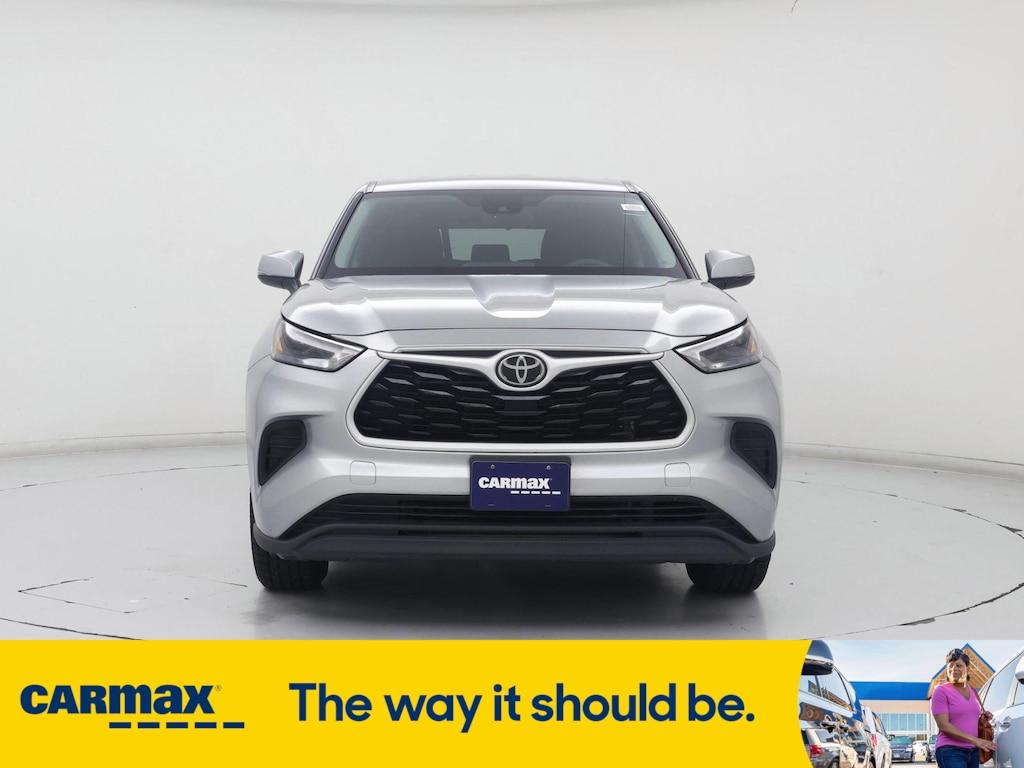 used 2022 Toyota Highlander car, priced at $28,998