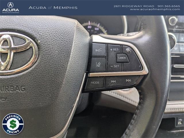 used 2022 Toyota Highlander car, priced at $32,498