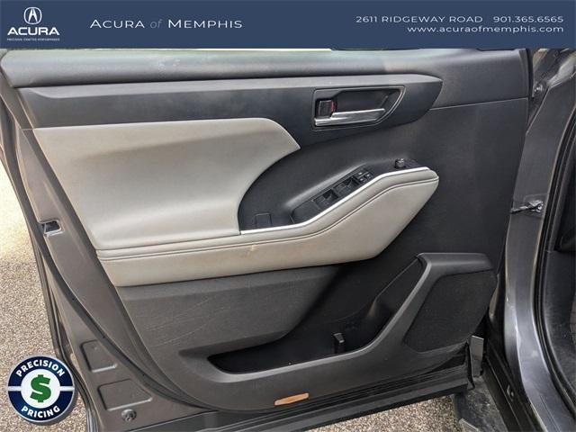 used 2022 Toyota Highlander car, priced at $32,498