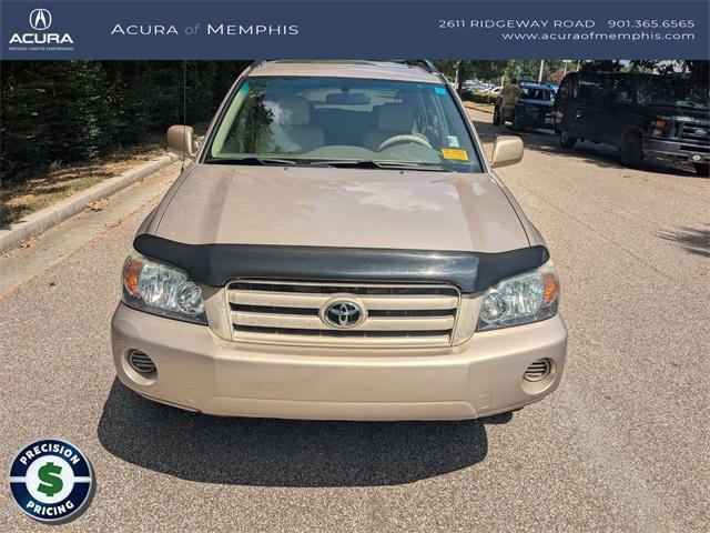 used 2004 Toyota Highlander car, priced at $9,995