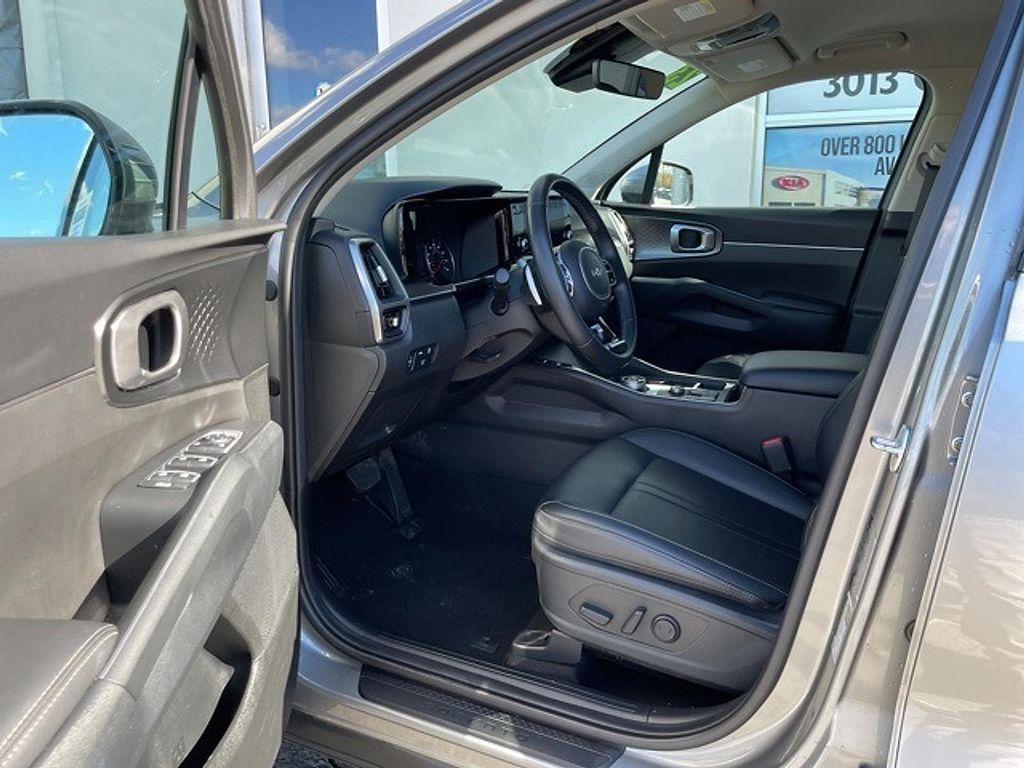 used 2023 Kia Sorento Hybrid car, priced at $29,990