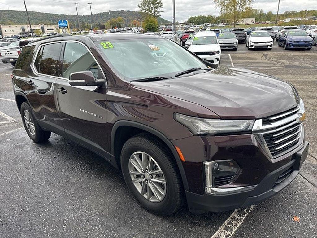 used 2023 Chevrolet Traverse car, priced at $31,990