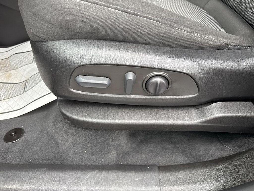 used 2023 Chevrolet Traverse car, priced at $31,990