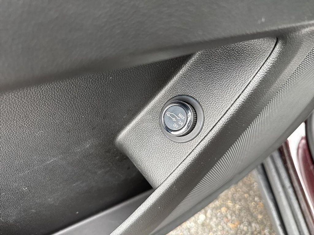 used 2023 Chevrolet Traverse car, priced at $31,990