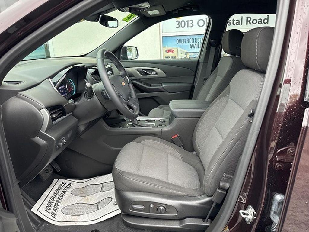 used 2023 Chevrolet Traverse car, priced at $31,990