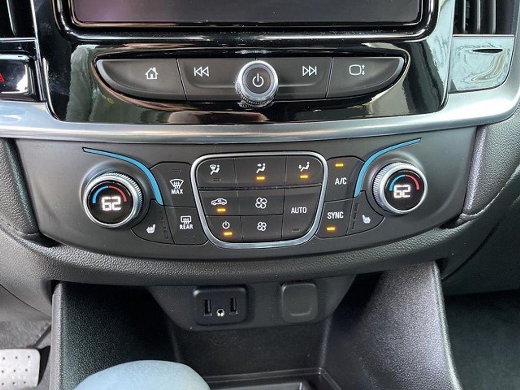 used 2023 Chevrolet Traverse car, priced at $31,970