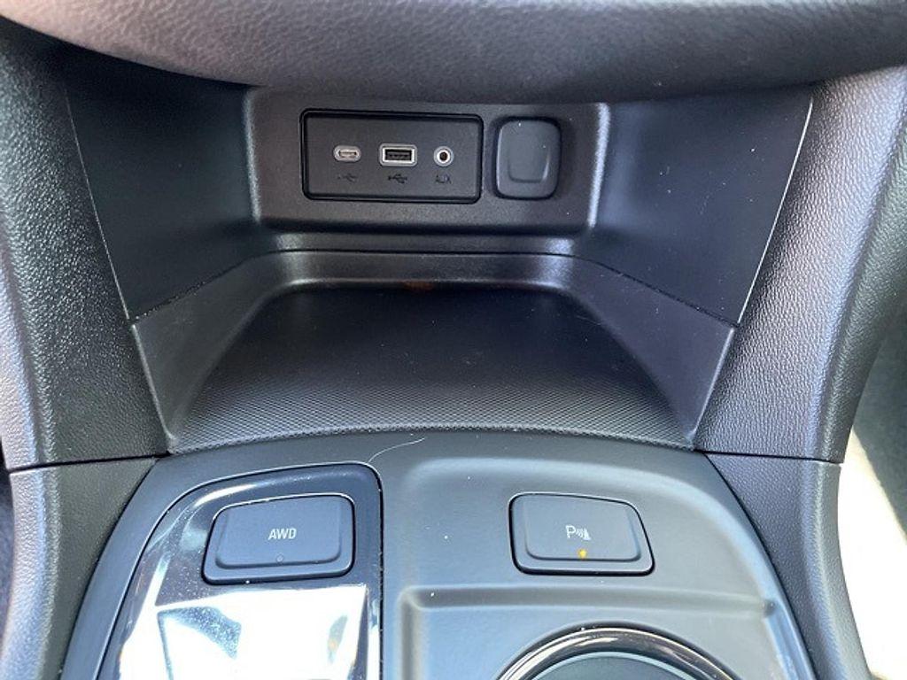 used 2022 Chevrolet Equinox car, priced at $25,990