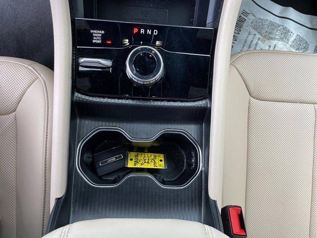 used 2024 Jeep Grand Cherokee car, priced at $40,890